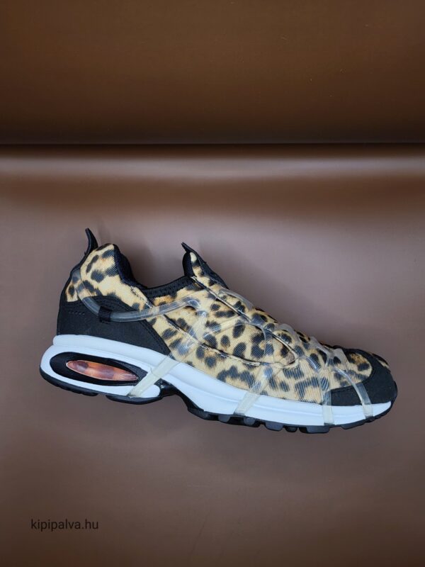 Nike Air Kukini SE 'Kumquat and Action Red'