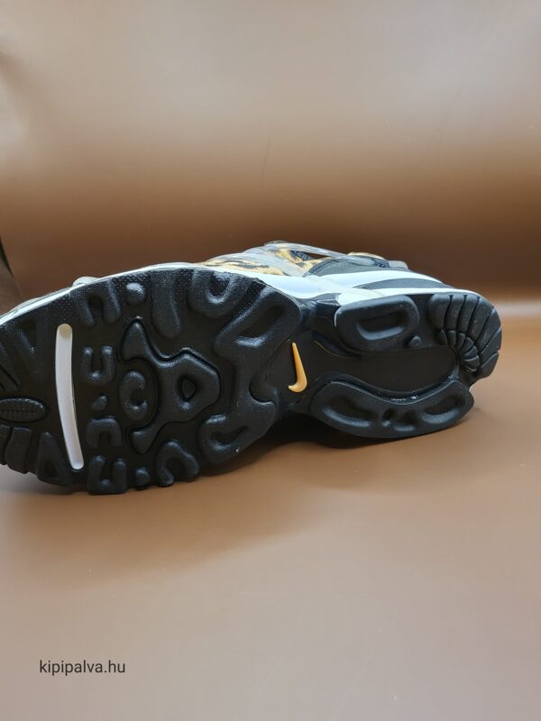 Nike Air Kukini SE 'Kumquat and Action Red' - Image 5