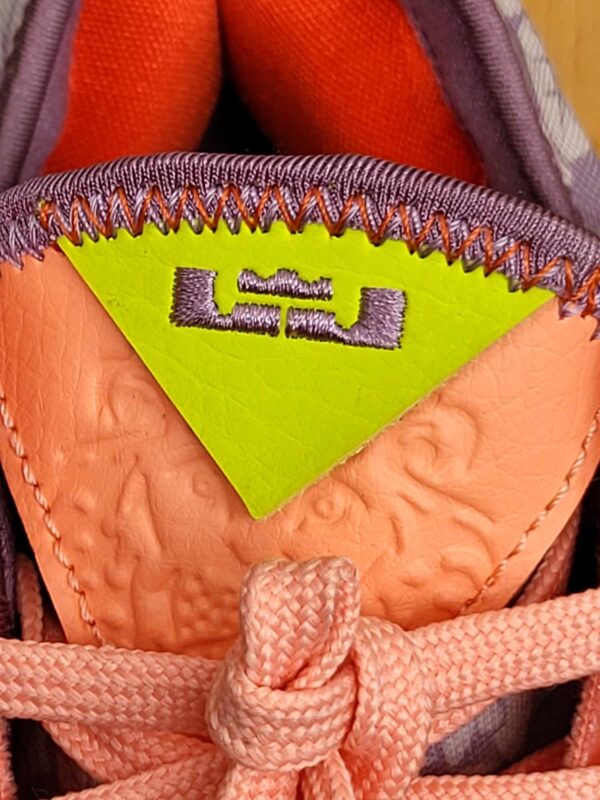 Nike LeBron 19 Low 'Hawaii' férfi kosaras cipő - Image 8
