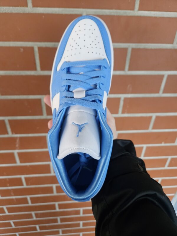 Jordan 1 Low "UNC" utcai cipő - Image 5