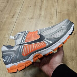 Nike Zoom Vomero 5 'Platinum Tint Safety Orange'