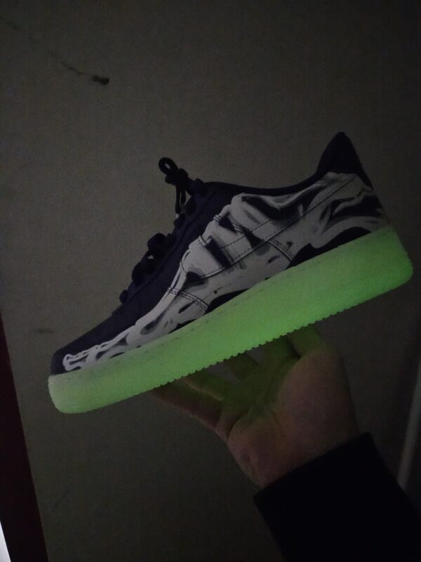 NIKE AIR FORCE 1 LOW '07 QS PURPLE SKELETON HALLOWEEN - Image 9