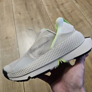 Nike Go FlyEase "Ghost Green"