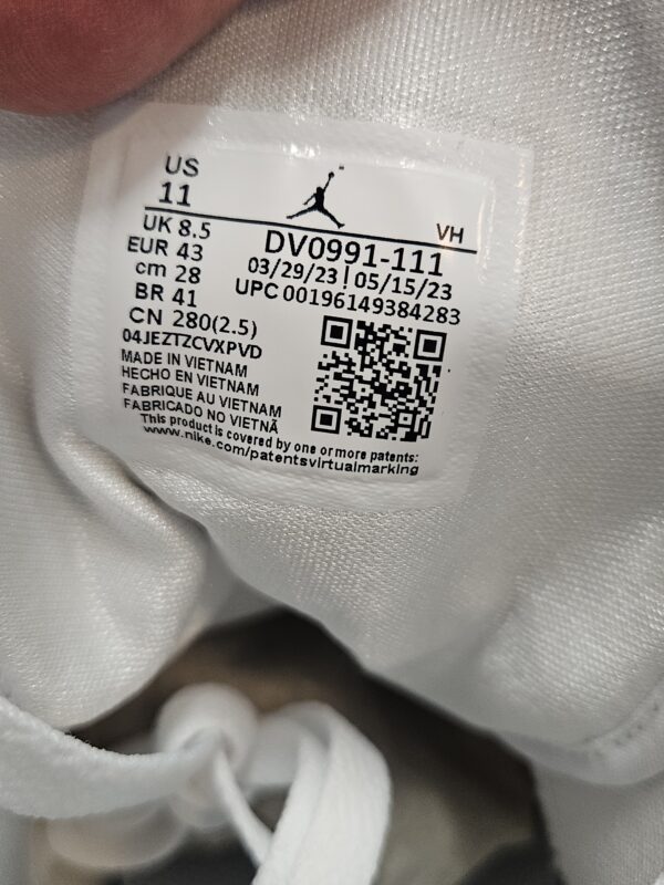 Air Jordan 1 Mid "Triple White" - Image 9