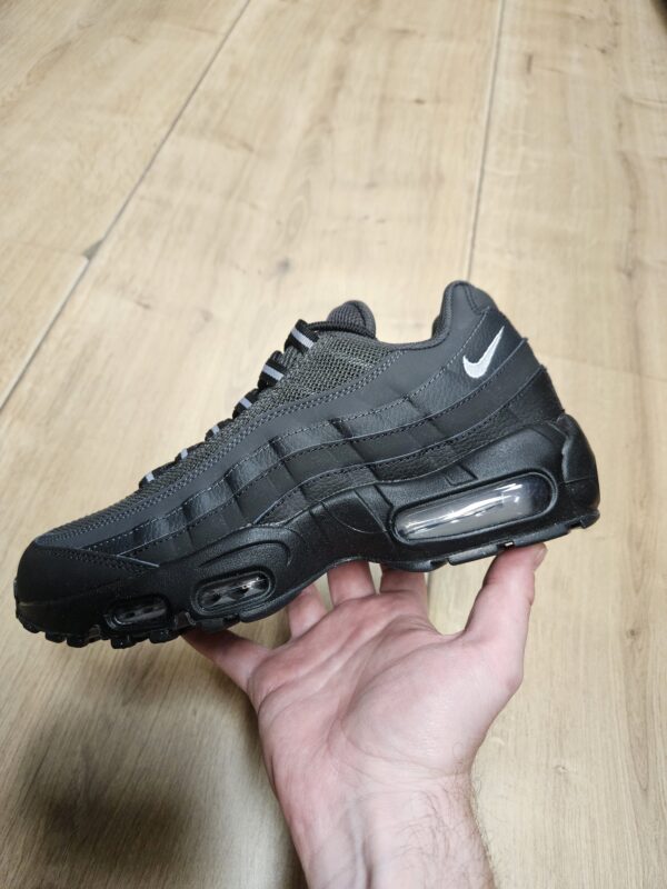 Nike Air Max Essential Black / Silver