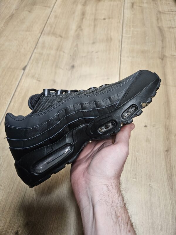 Nike Air Max Essential Black / Silver - Image 4
