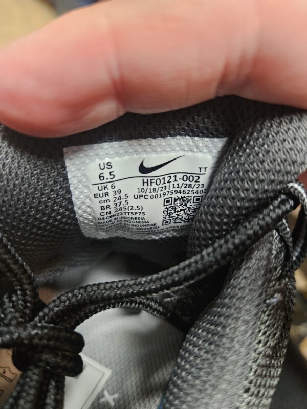 Nike Air Max Essential Black / Silver - Image 9