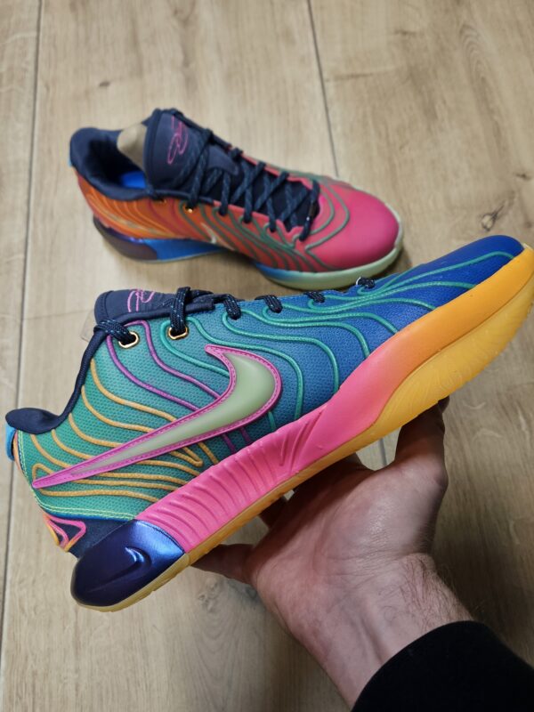 Nike LeBron 21 "Optimism"