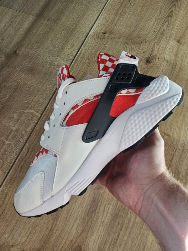 Liverpool FC X Nike Air Huarache Premium QS - Image 9